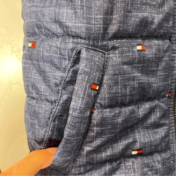 Tommy Hilfiger Toddler Navy Puffer Vest size 2T - Picture 2 of 6